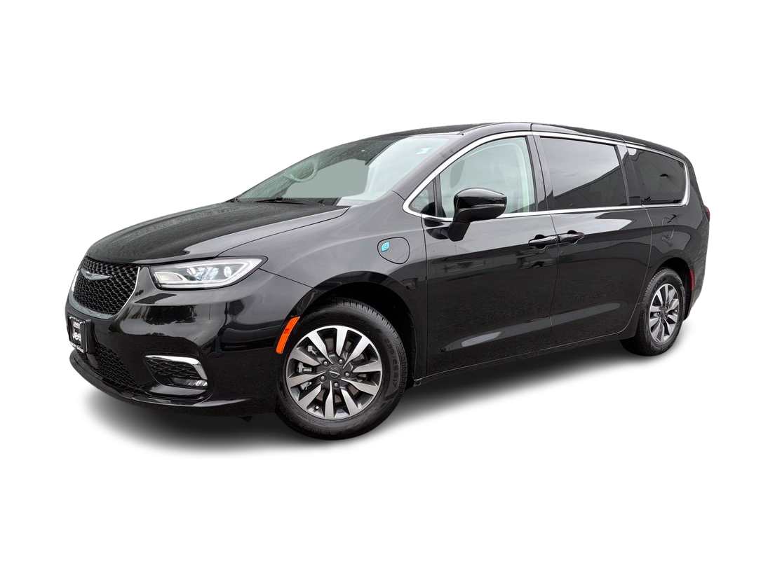 Thumbnail: 2023 Chrysler Pacifica - 1