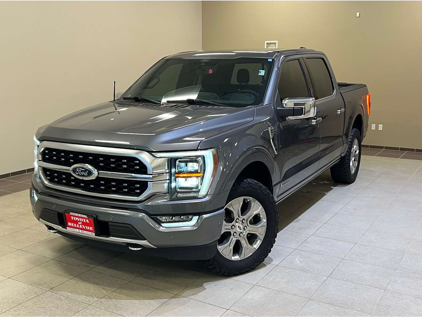 2021 Ford F-150 Platinum's photo