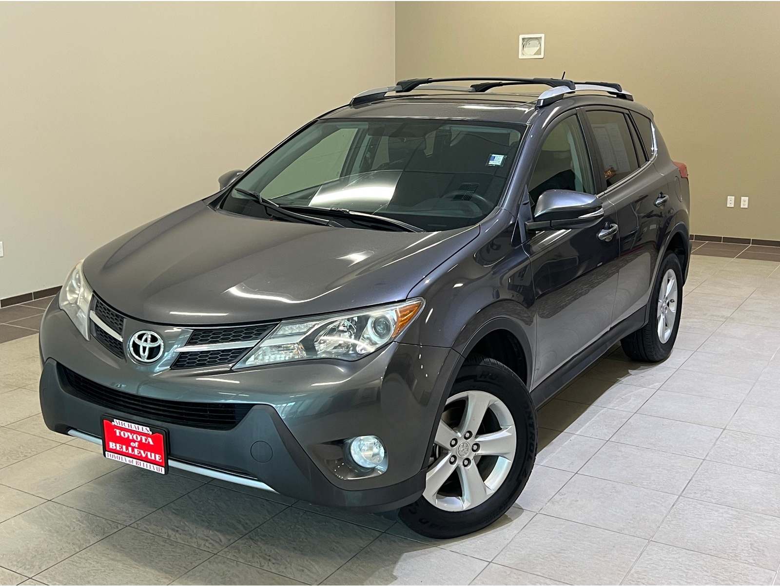 2014 Toyota RAV4 XLE's photo