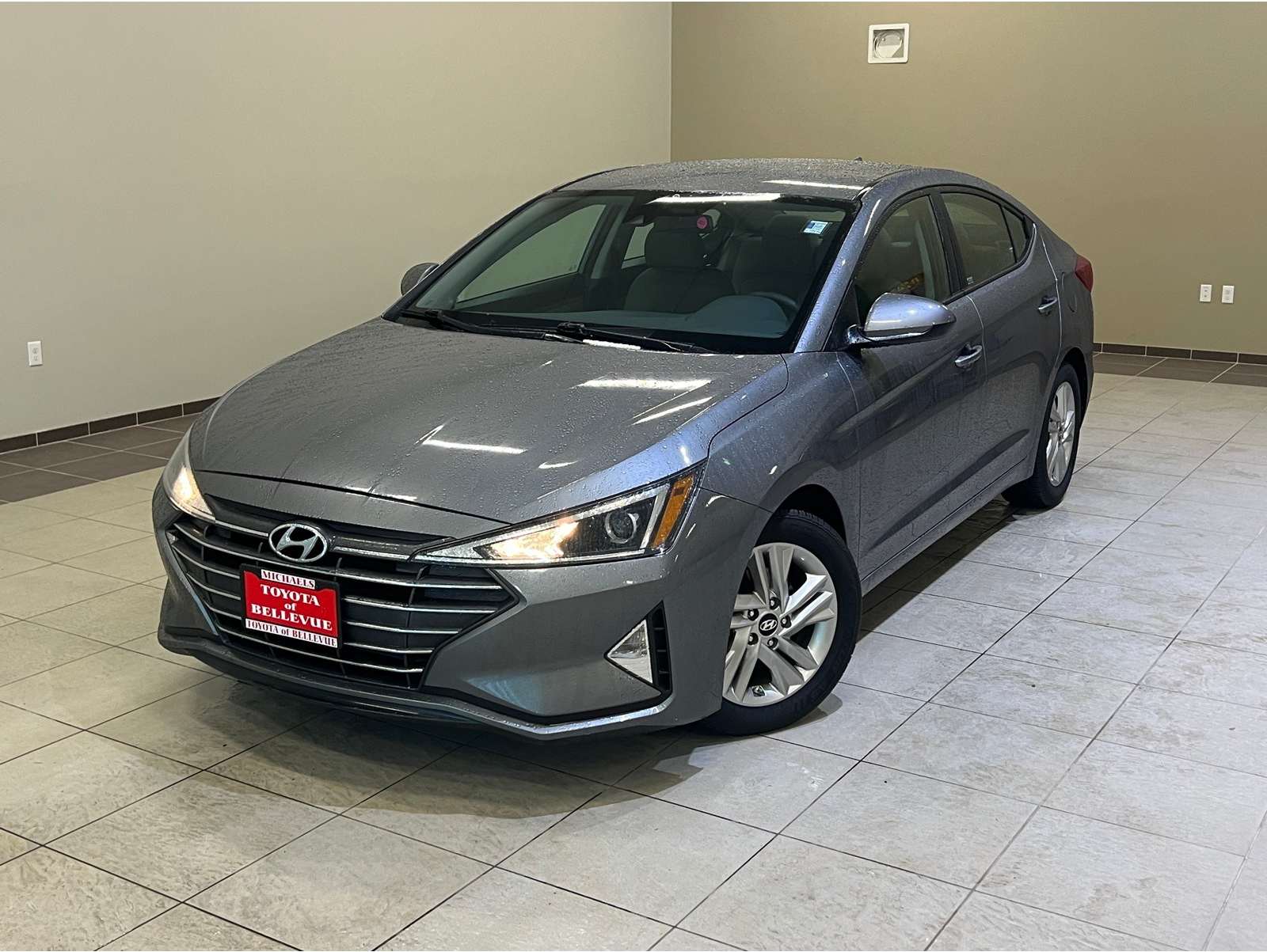 2019 Hyundai Elantra SEL's photo