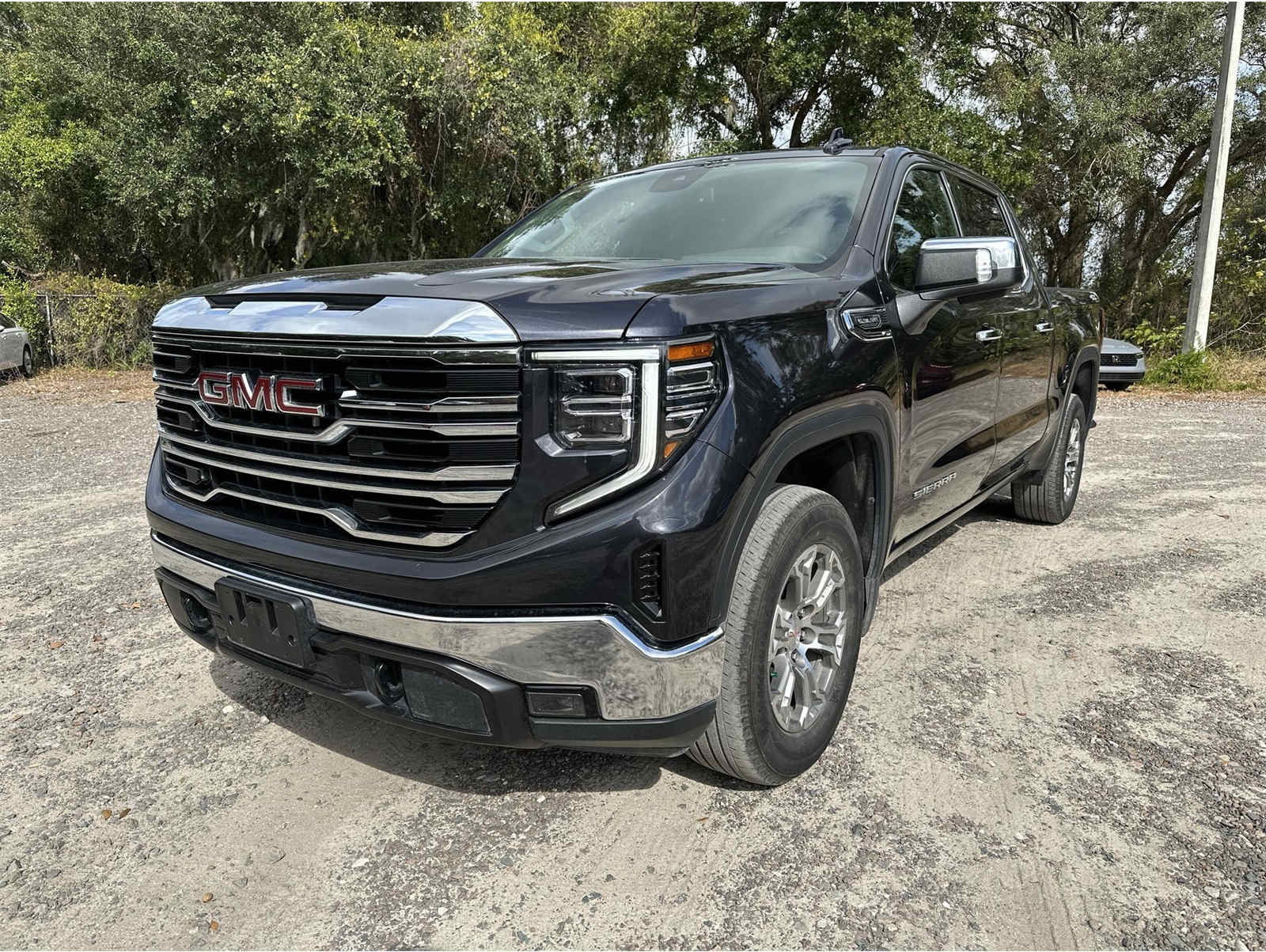 2024 GMC Sierra 1500 SLT's photo