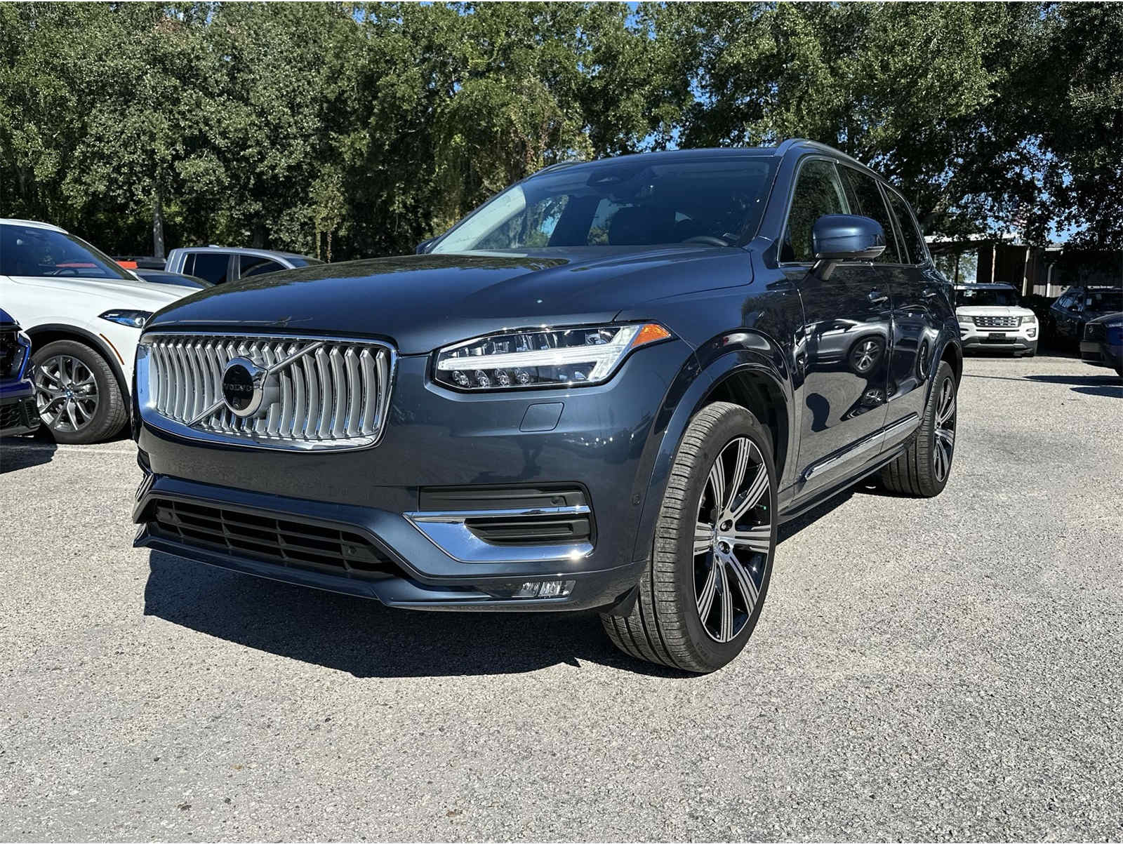2024 Volvo XC90 Plus's photo