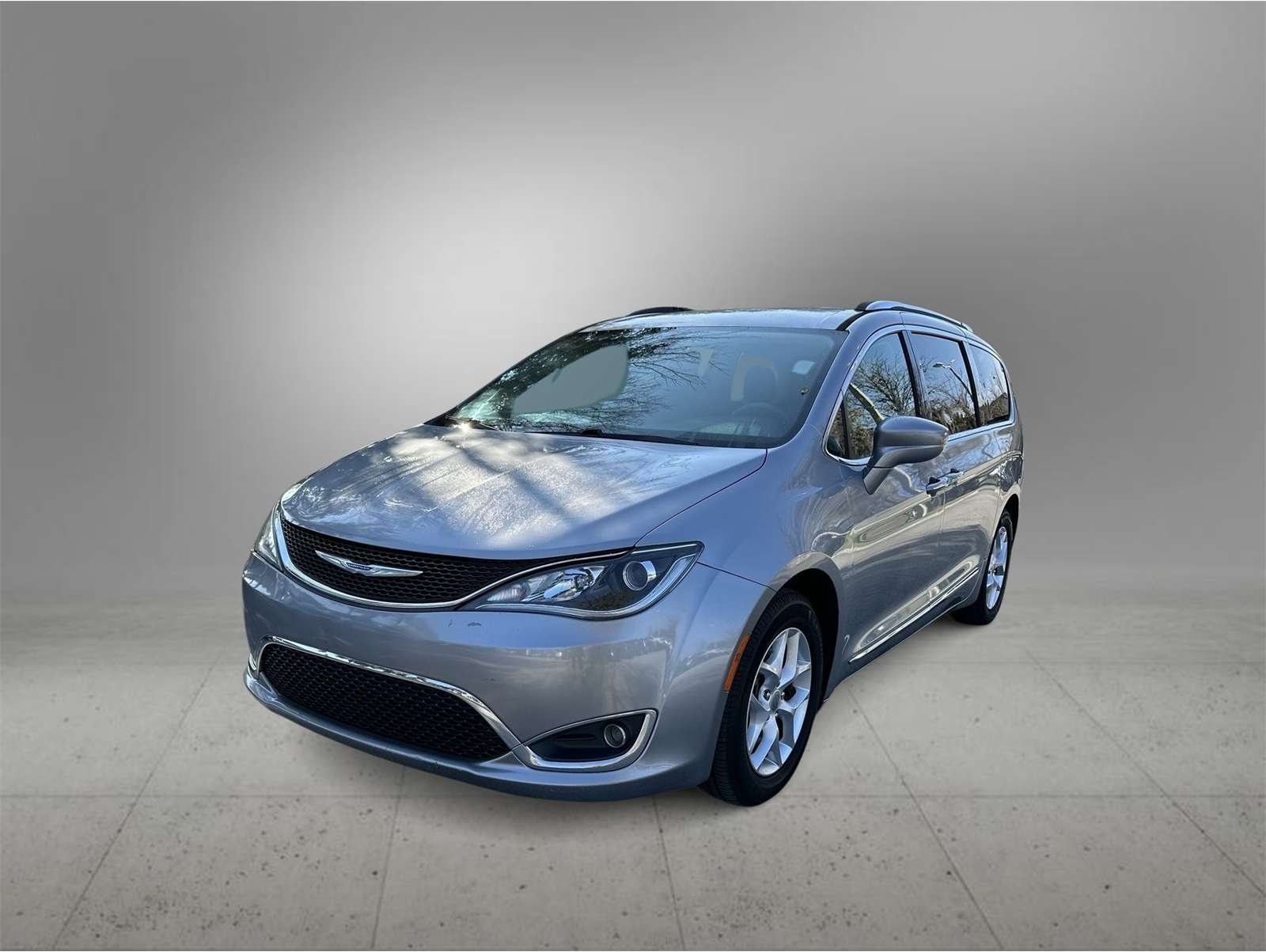 2018 Chrysler Pacifica Touring L's photo