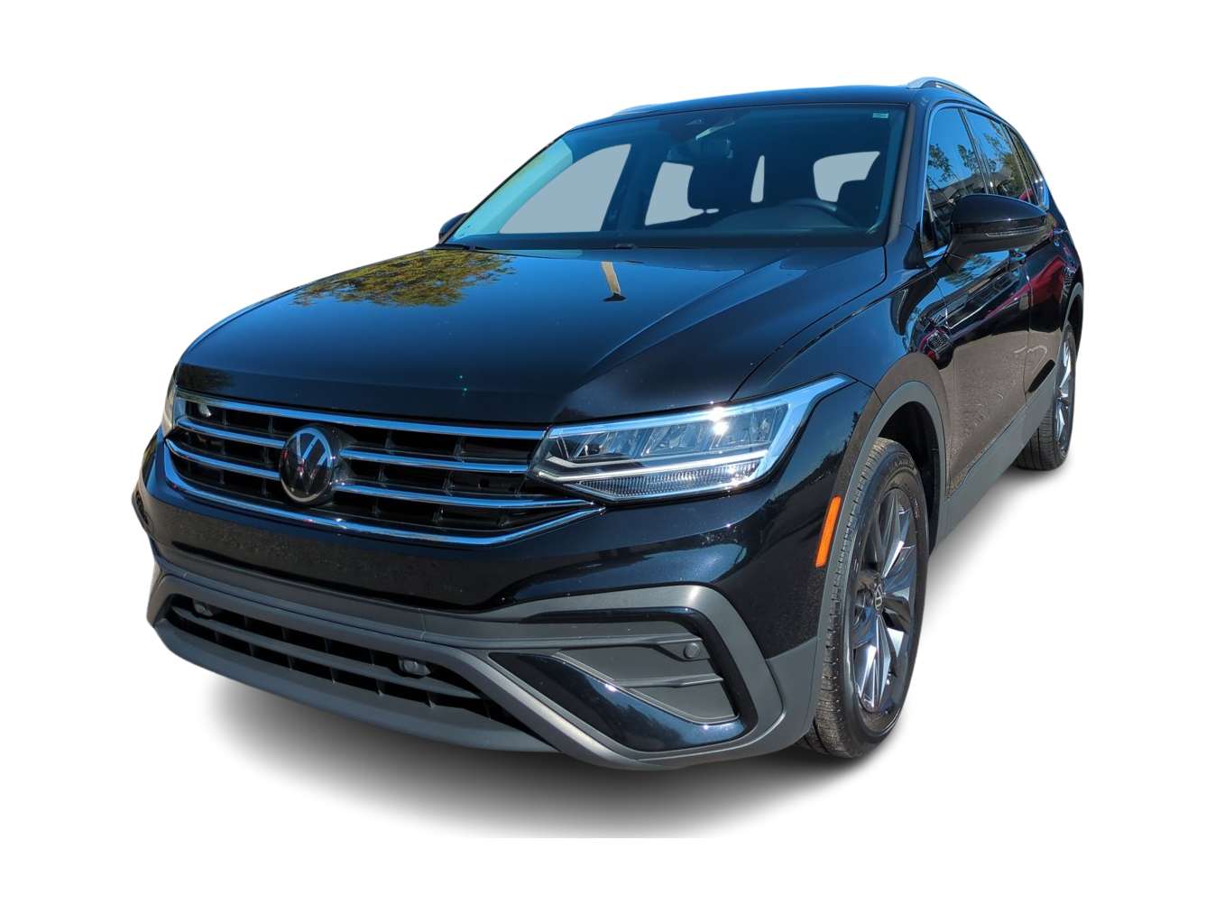 Thumbnail: 2022 Volkswagen Tiguan - 1