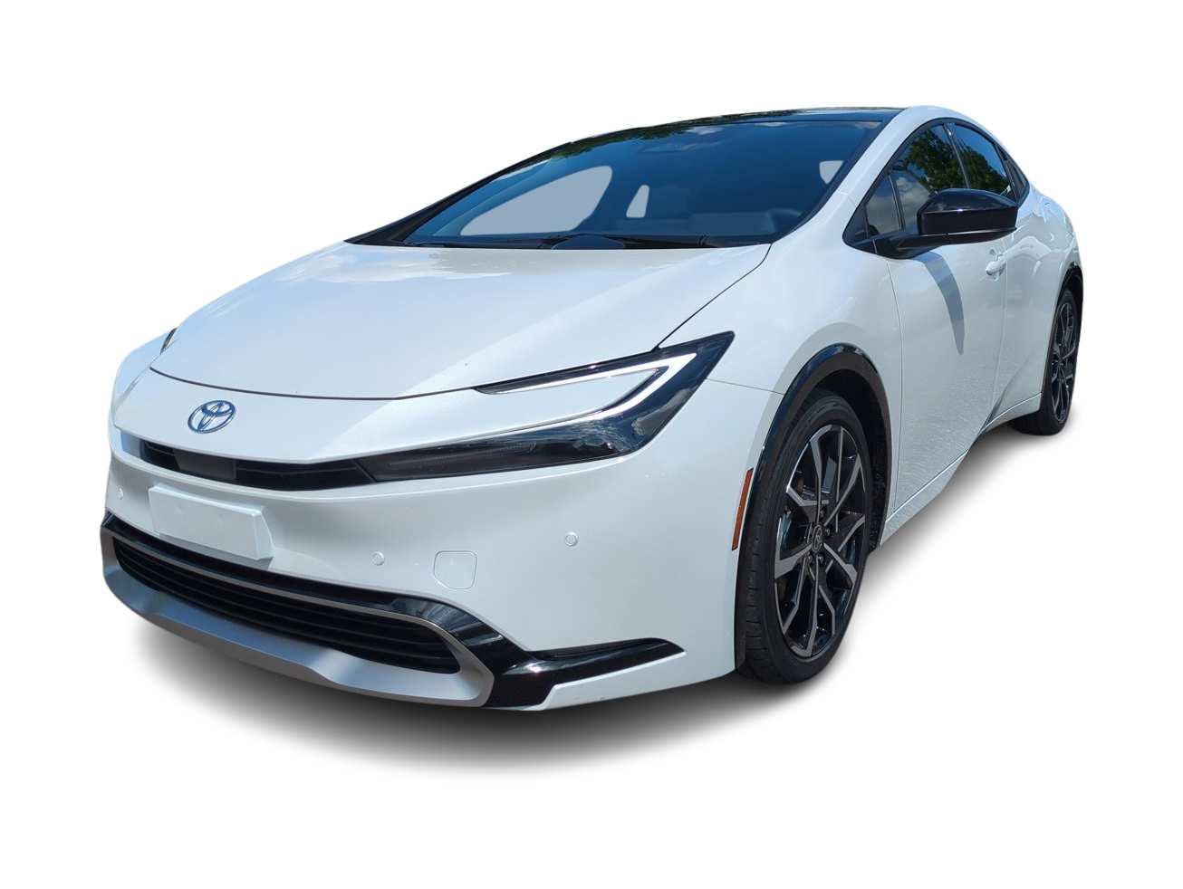 Thumbnail: 2026 Toyota Prius v - 1