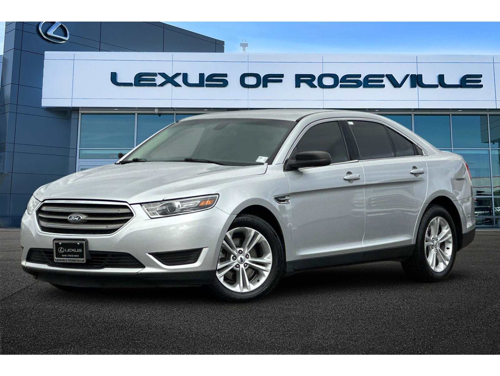 2018 Ford Taurus SE's photo