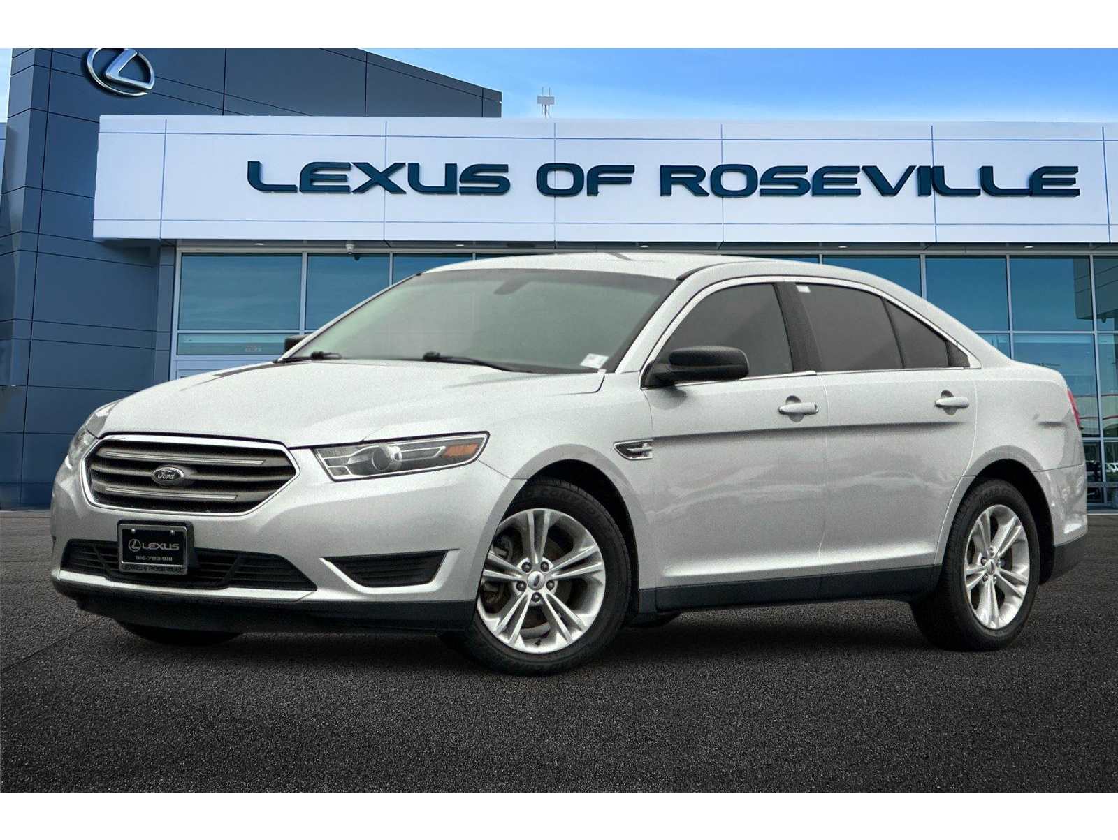 2018 Ford Taurus SE's photo