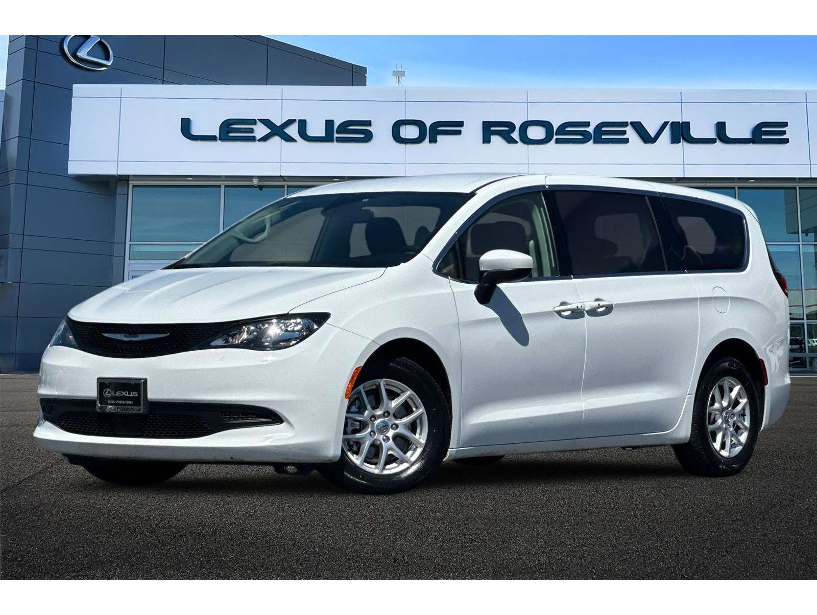 2022 Chrysler Voyager LX