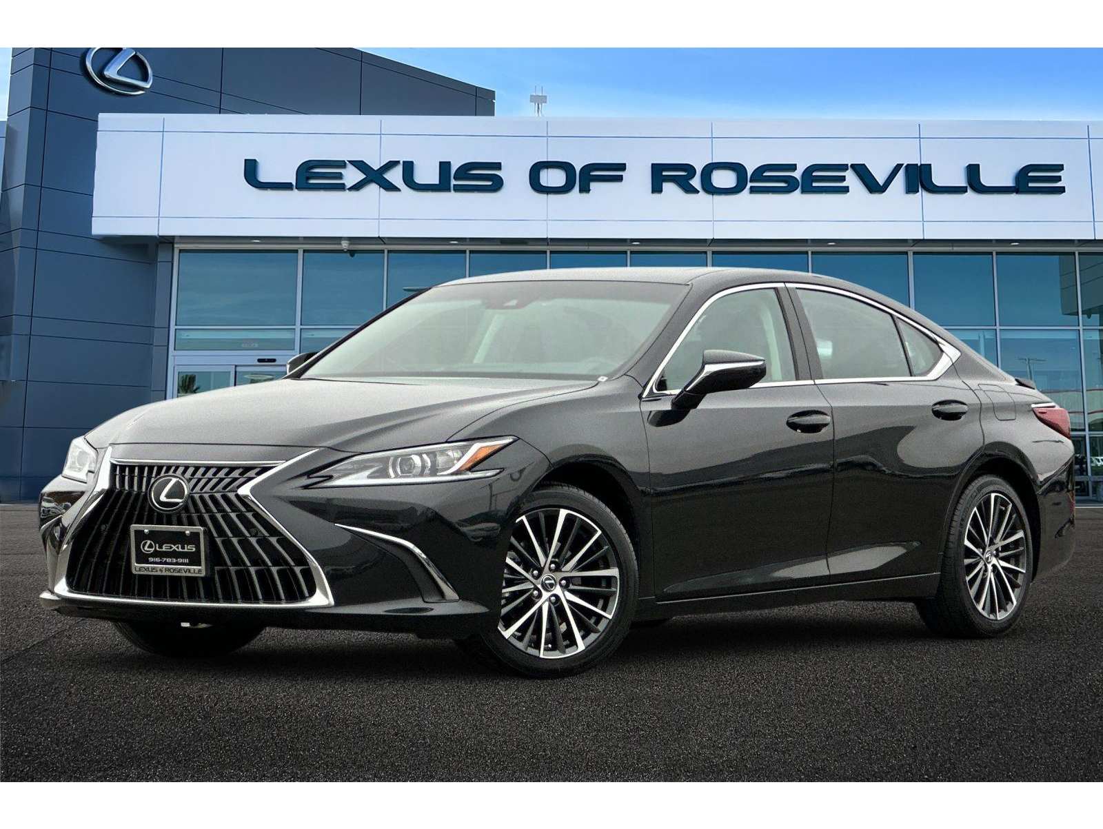 2024 Lexus ES Hybrid 300h's photo