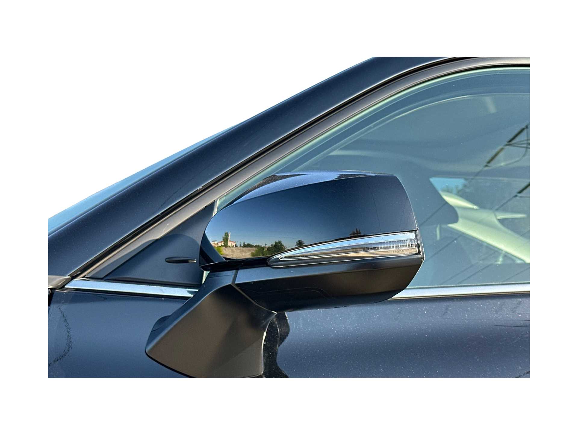 2022 Toyota Highlander XLE -
                Roseville, CA