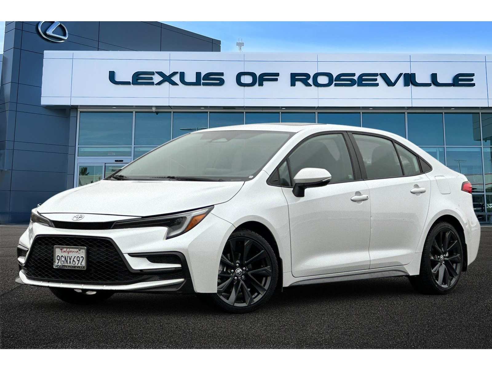 2023 Toyota Corolla SE's photo