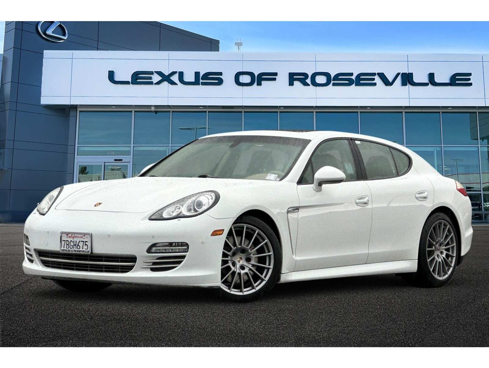 2013 Porsche Panamera's photo