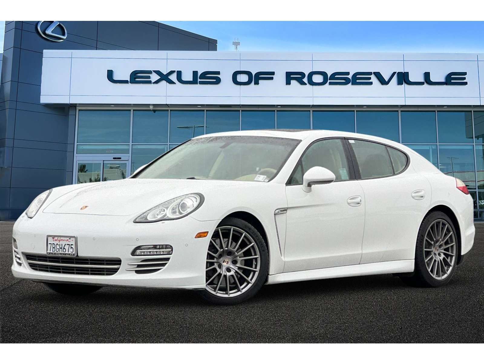 2013 Porsche Panamera's photo