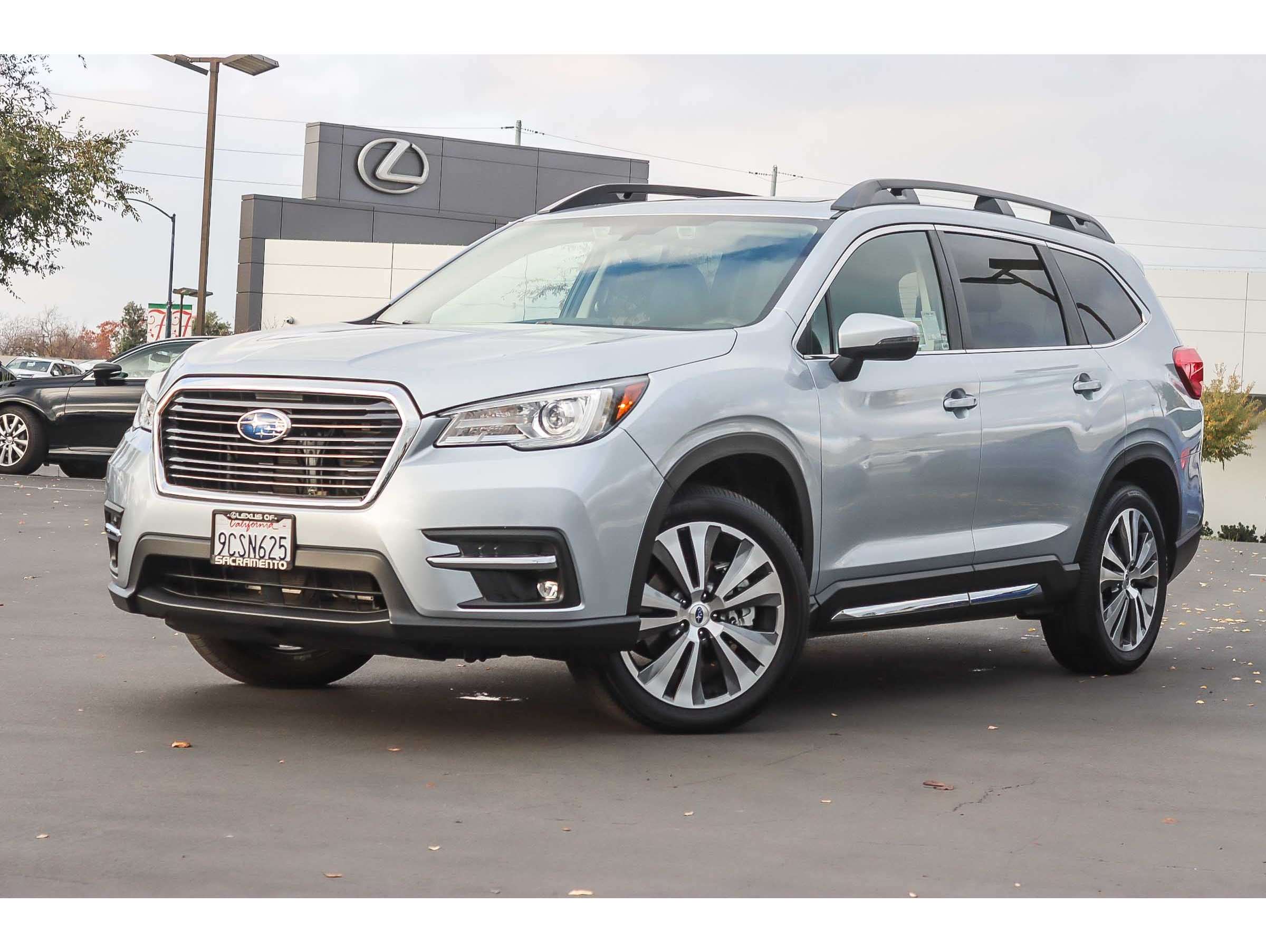 2022 Subaru Ascent Limited's photo