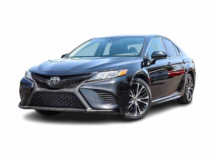 2020 Toyota Camry SE Hero Image