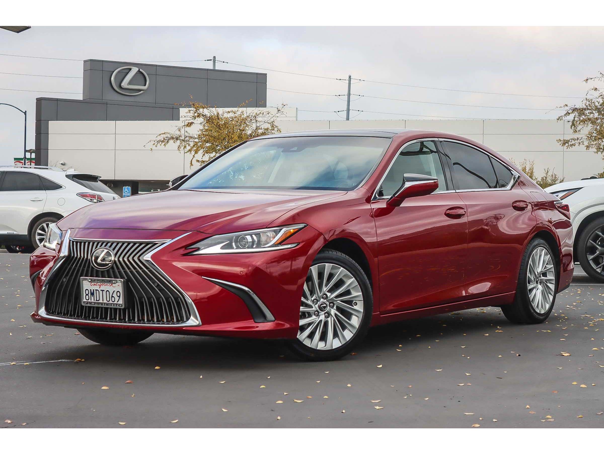 2019 Lexus ES 350's photo