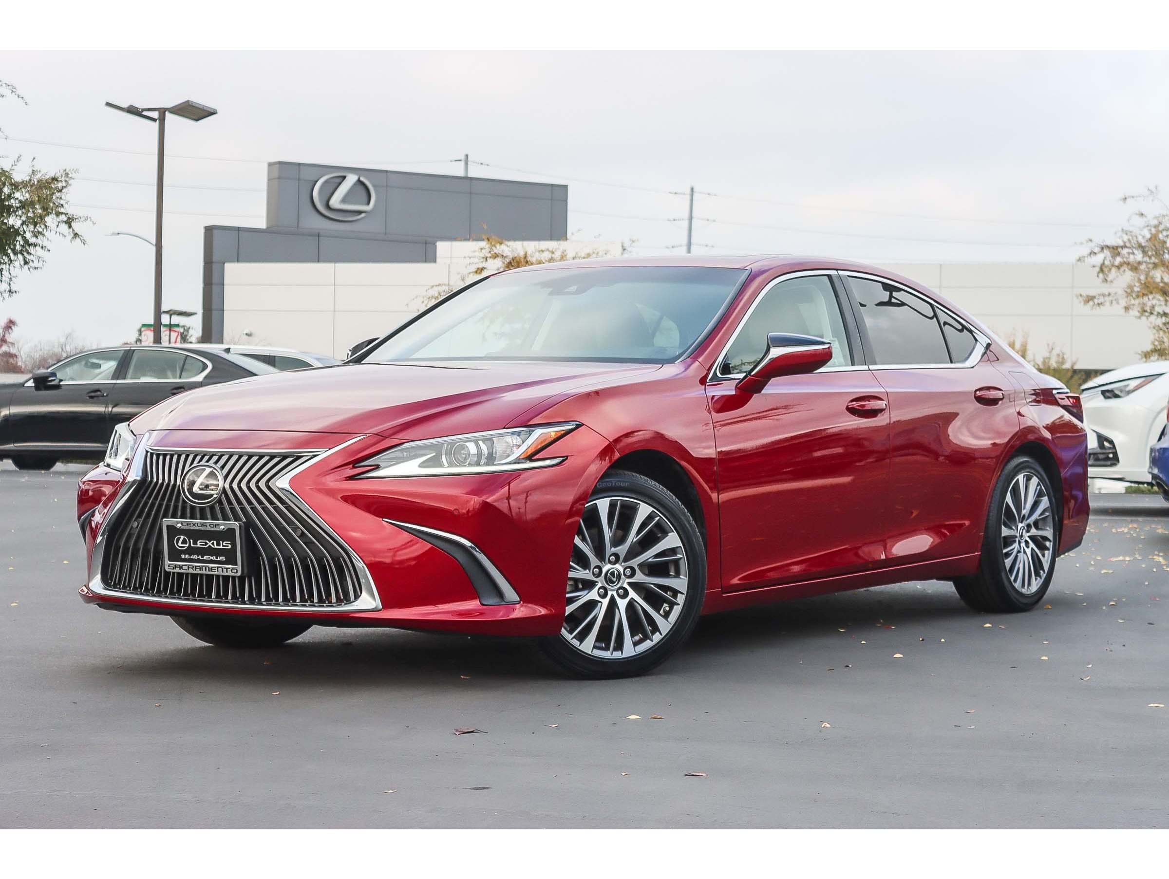 2021 Lexus ES 350's photo