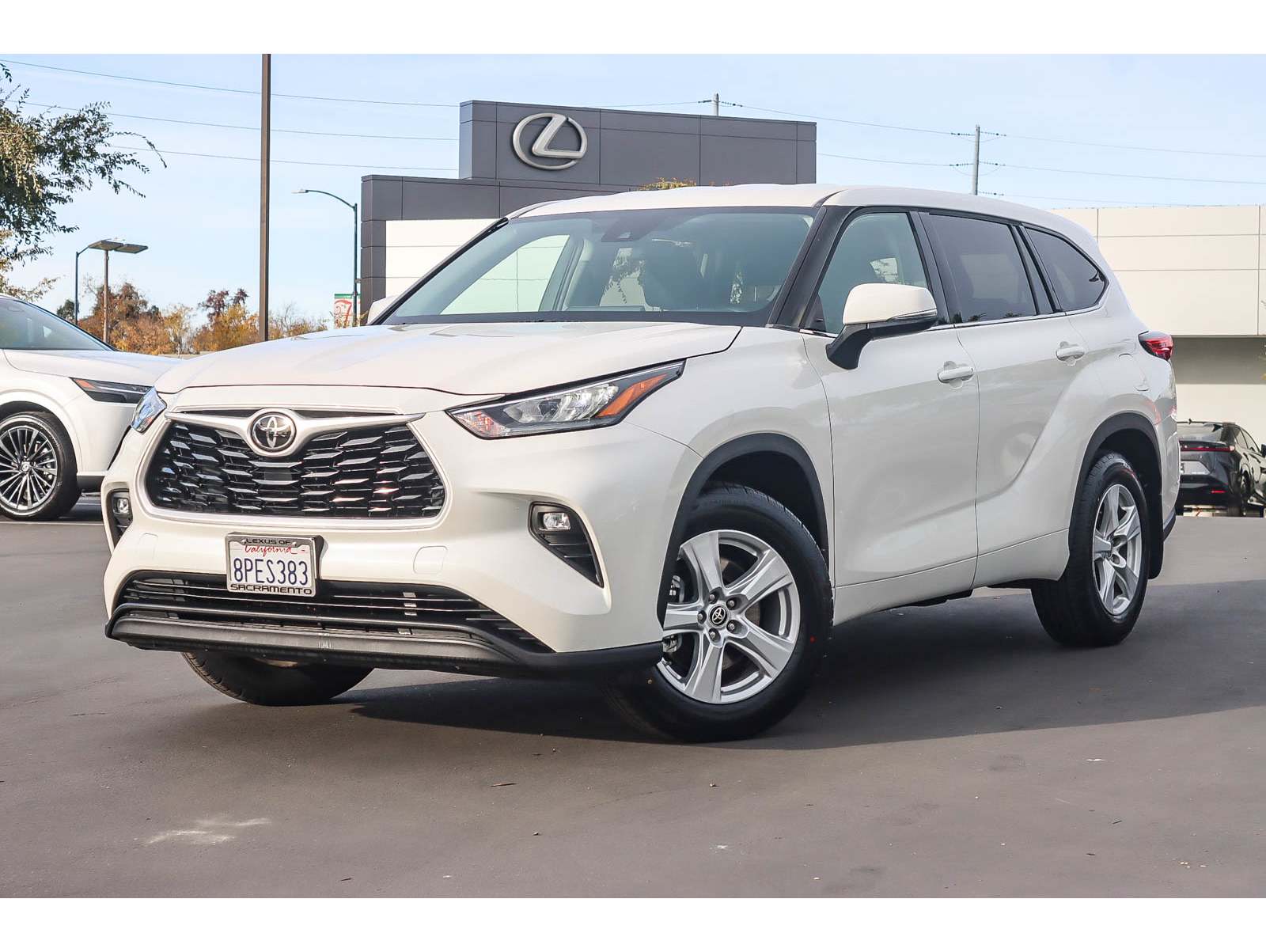 2020 Toyota Highlander LE's photo