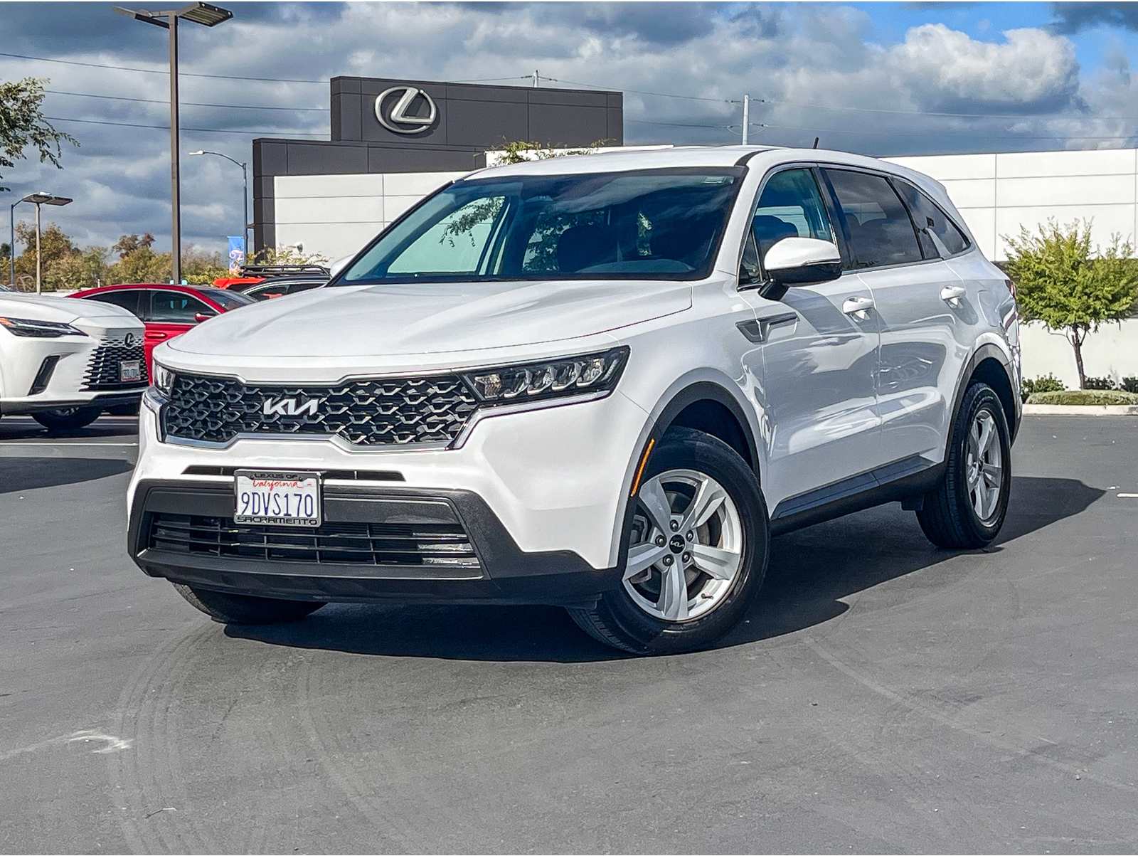 2023 Kia Sorento LX's photo