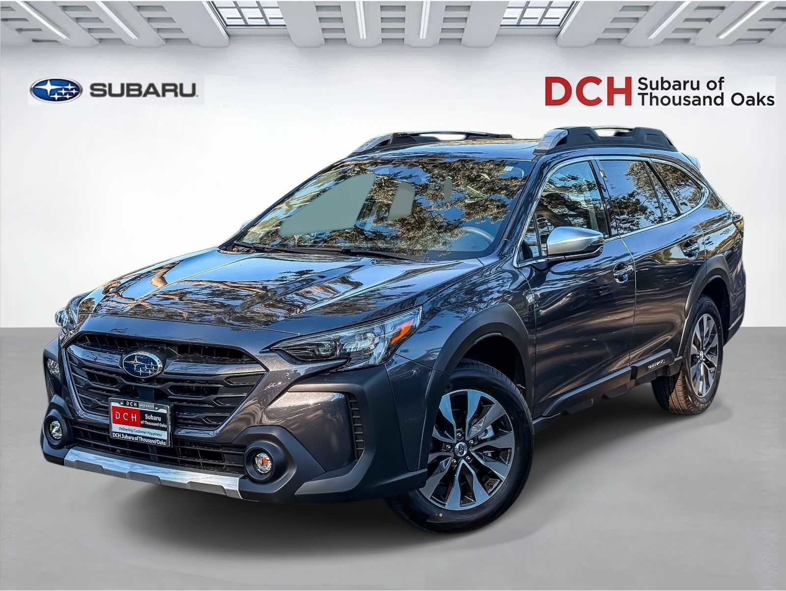 2025 Subaru Outback Touring's photo