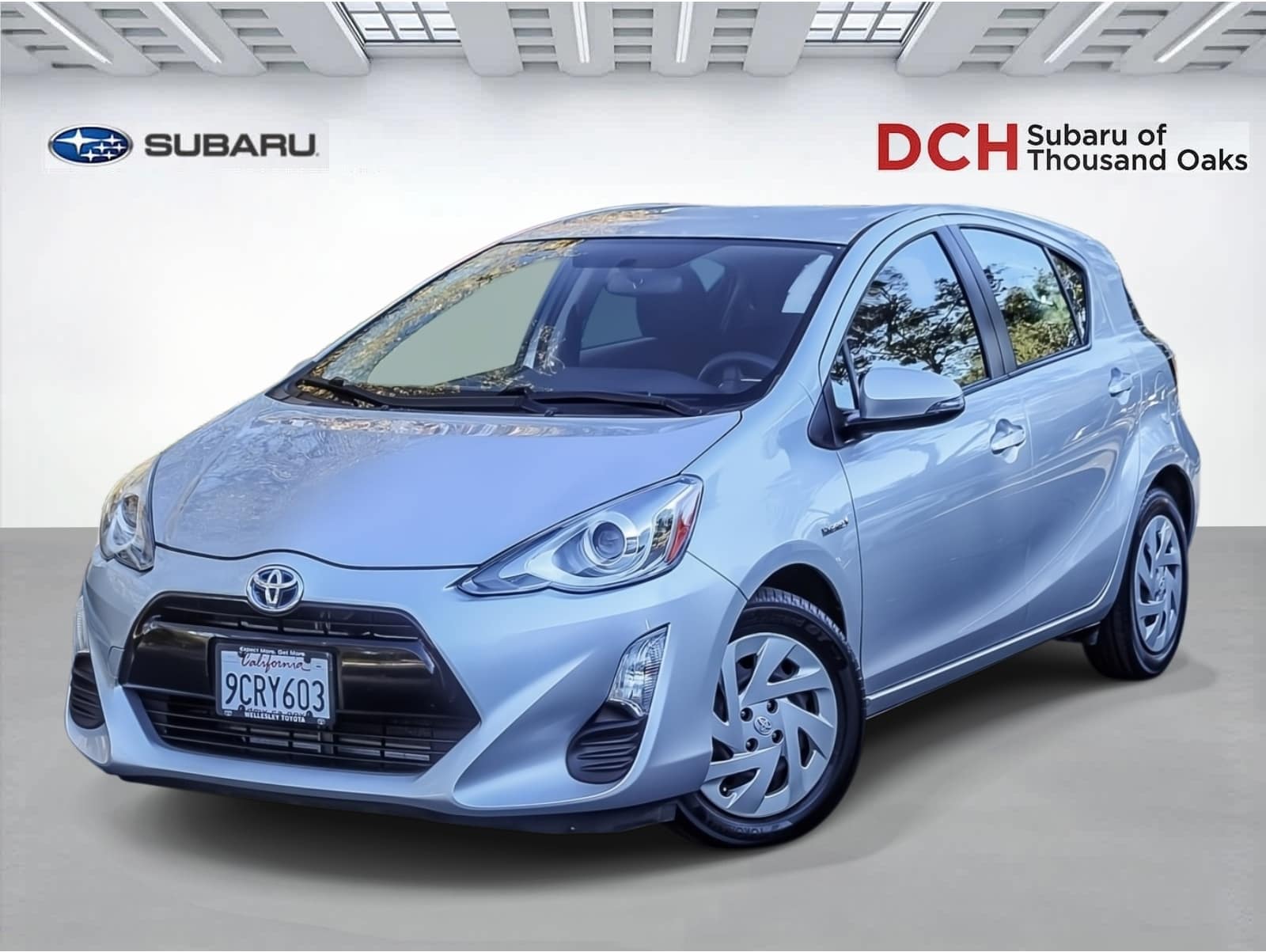 2016 Toyota Prius c Two's photo