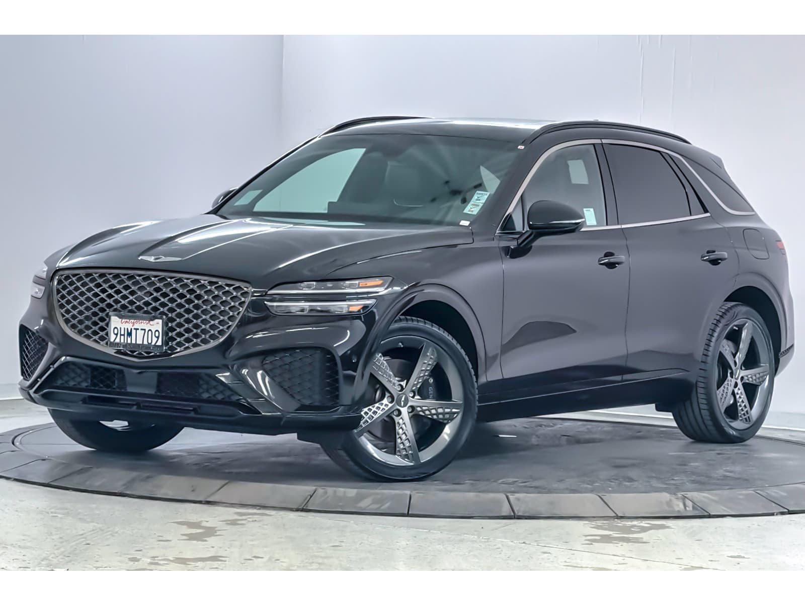 2023 GENESIS GV70 Standard