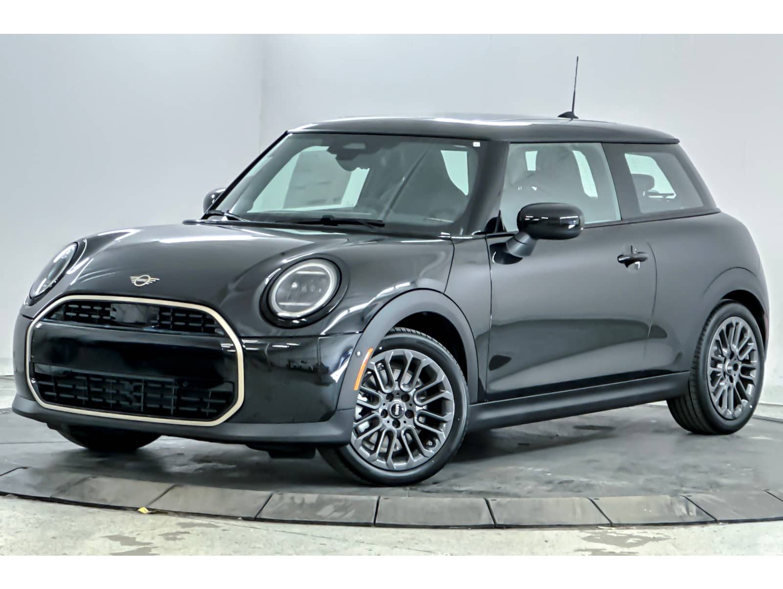 2026 MINI Hardtop 2 Door Base's photo