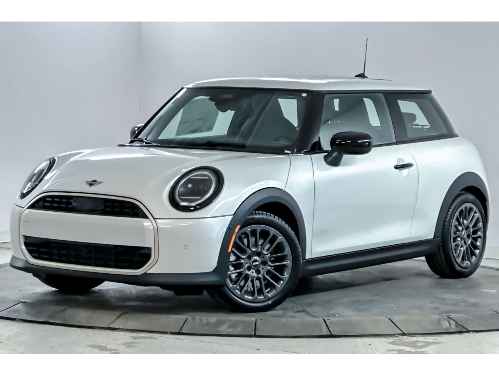 2026 MINI Hardtop 2 Door Base's photo