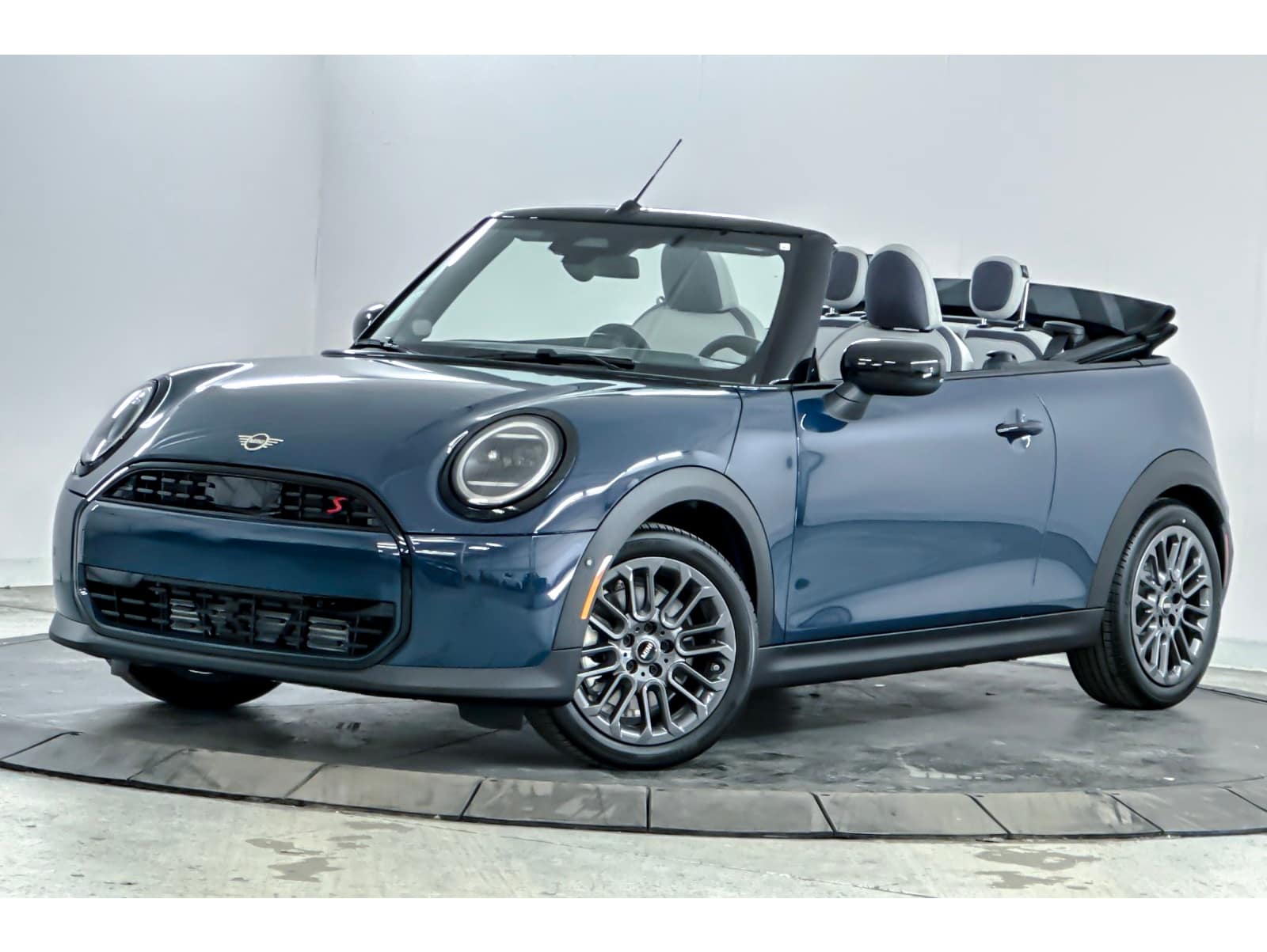 2026 MINI Convertible S's photo