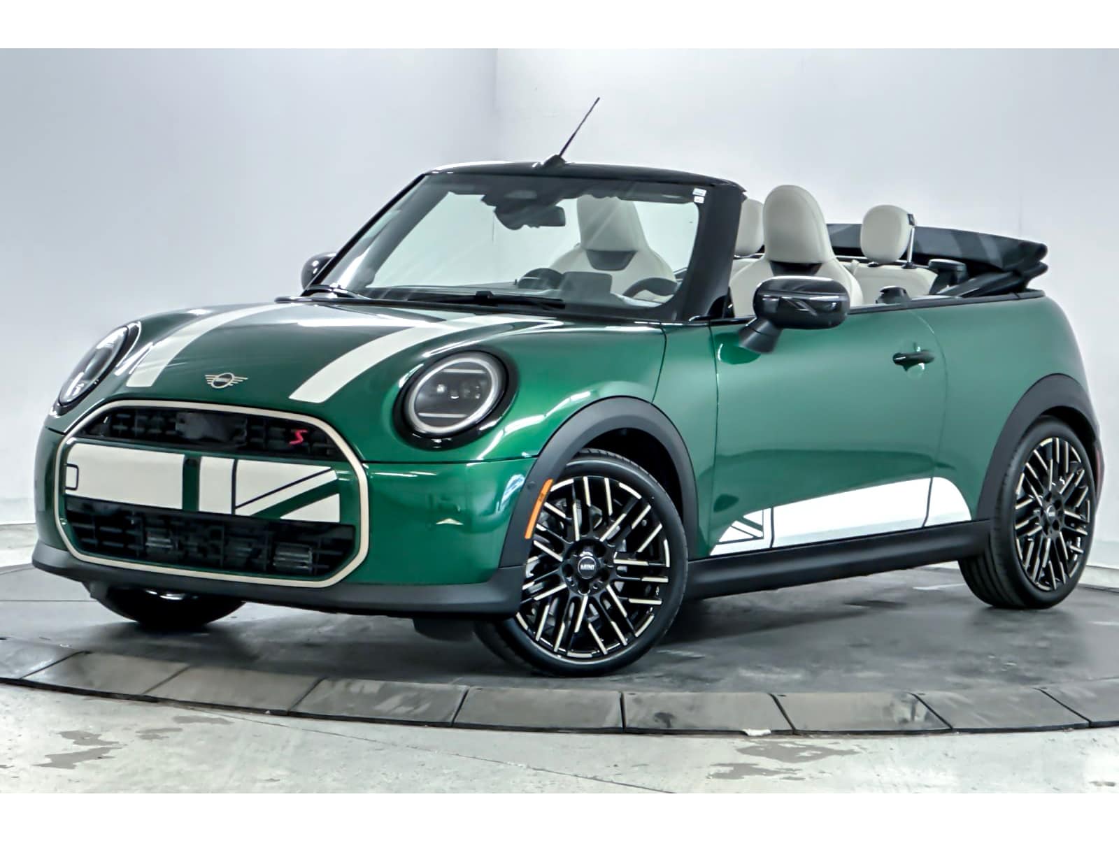 2026 MINI Convertible S's photo