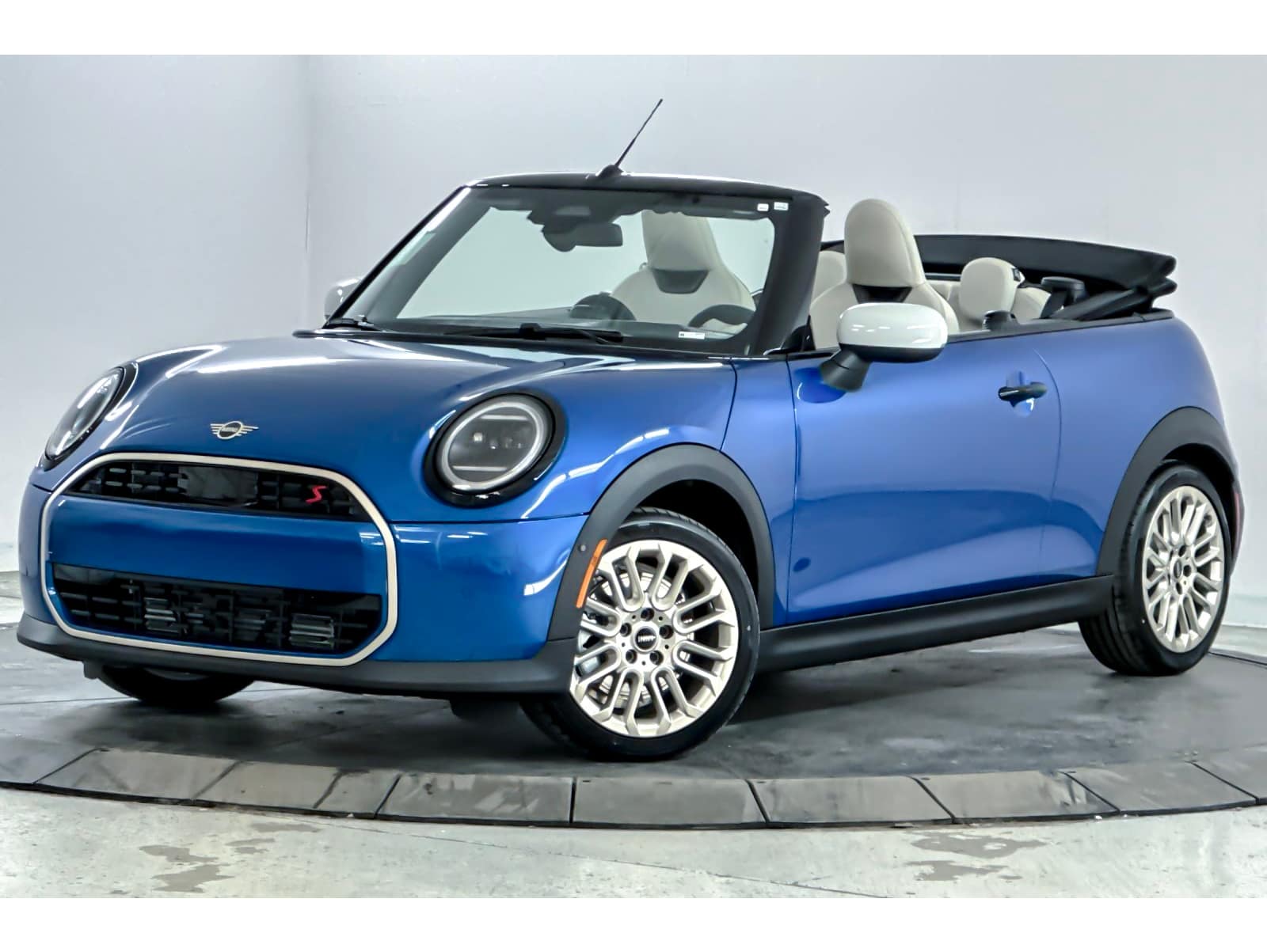 2026 MINI Convertible S's photo