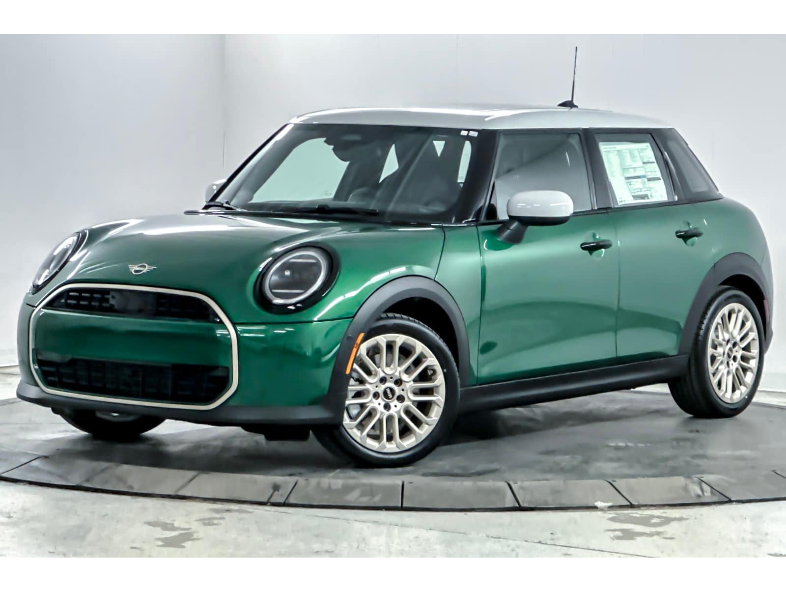 2026 MINI Hardtop 4 Door Base's photo