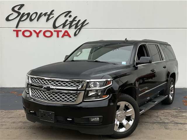 2017 Chevrolet Suburban LT's photo