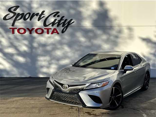 2018 Toyota Camry XSE's photo