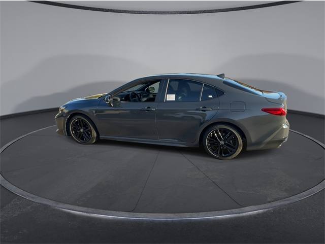 2025 Toyota Camry SE's photo