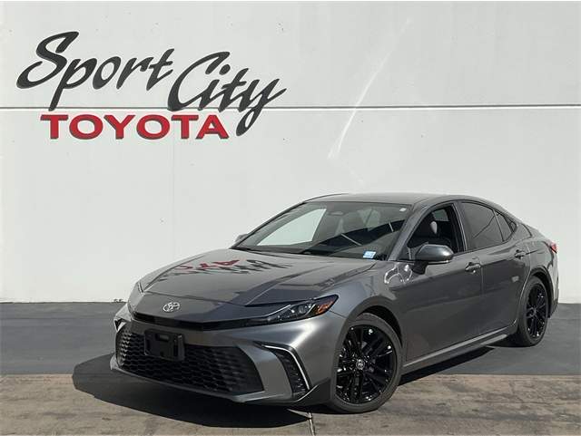 2025 Toyota Camry SE's photo