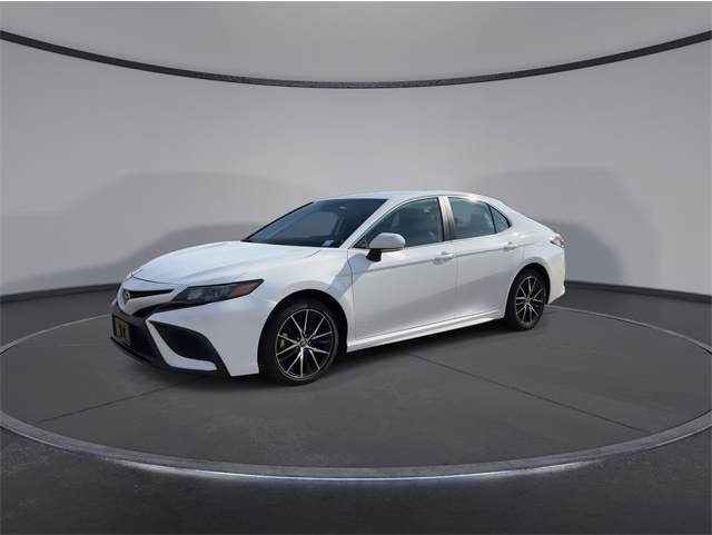 2024 Toyota Camry SE's photo