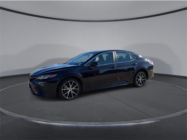 2024 Toyota Camry SE's photo