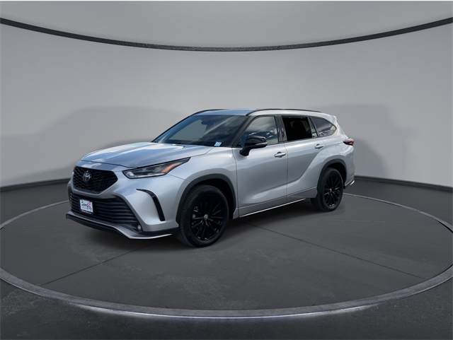 2024 Toyota Highlander LE's photo