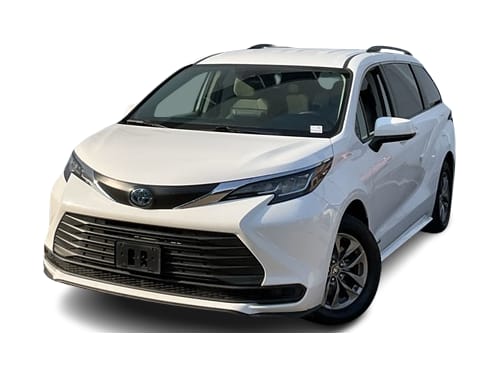 2021 Toyota Sienna LE -
                Dallas, TX