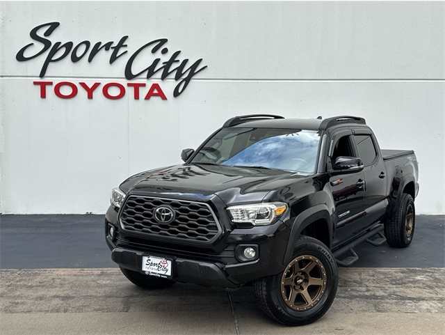 2021 Toyota Tacoma TRD Off Road's photo
