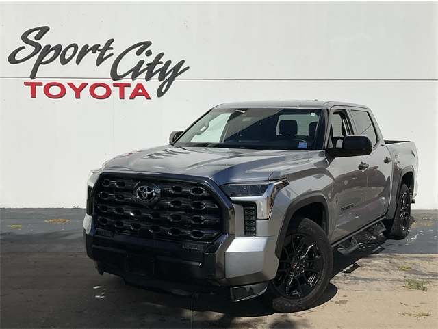2023 Toyota Tundra SR5's photo