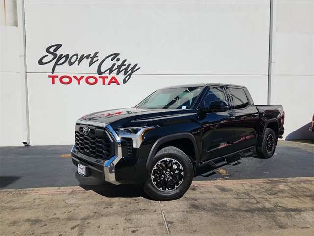 2025 Toyota Tundra SR5's photo