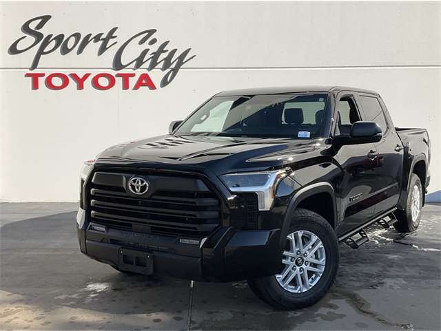 2025 Toyota Tundra SR5's photo