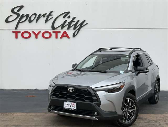 2026 Toyota Corolla Cross XLE's photo