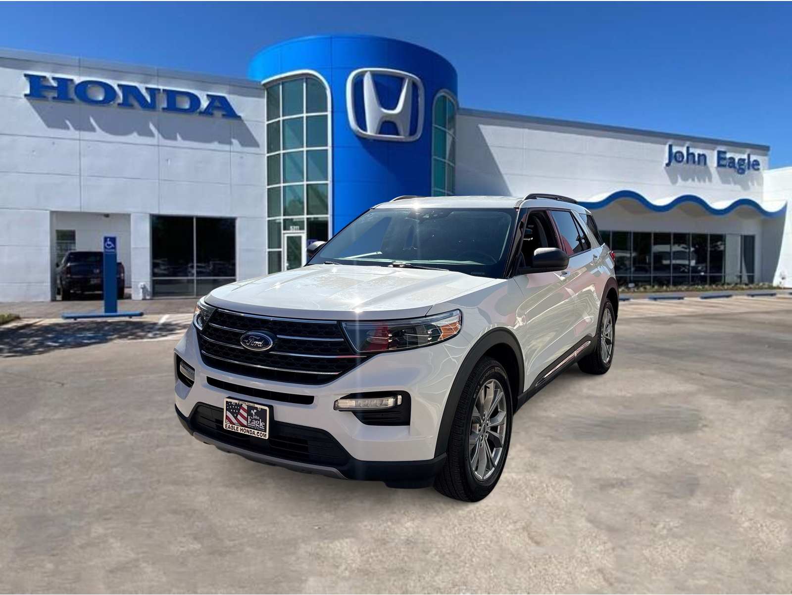 2022 Ford Explorer XLT's photo