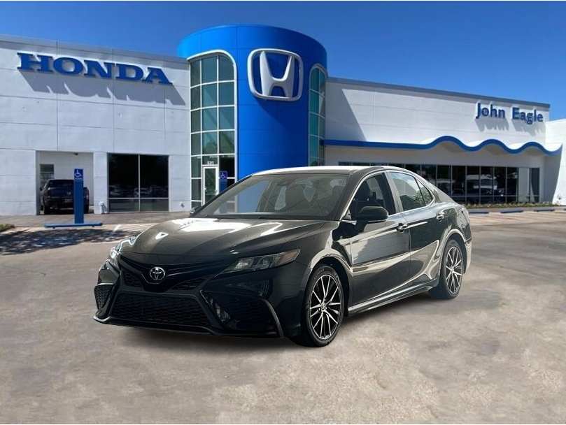 2023 Toyota Camry SE's photo