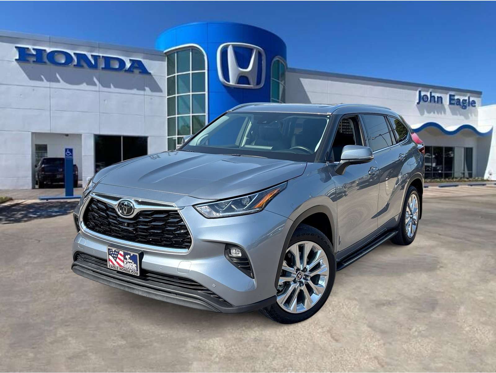 2021 Toyota Highlander Limited's photo