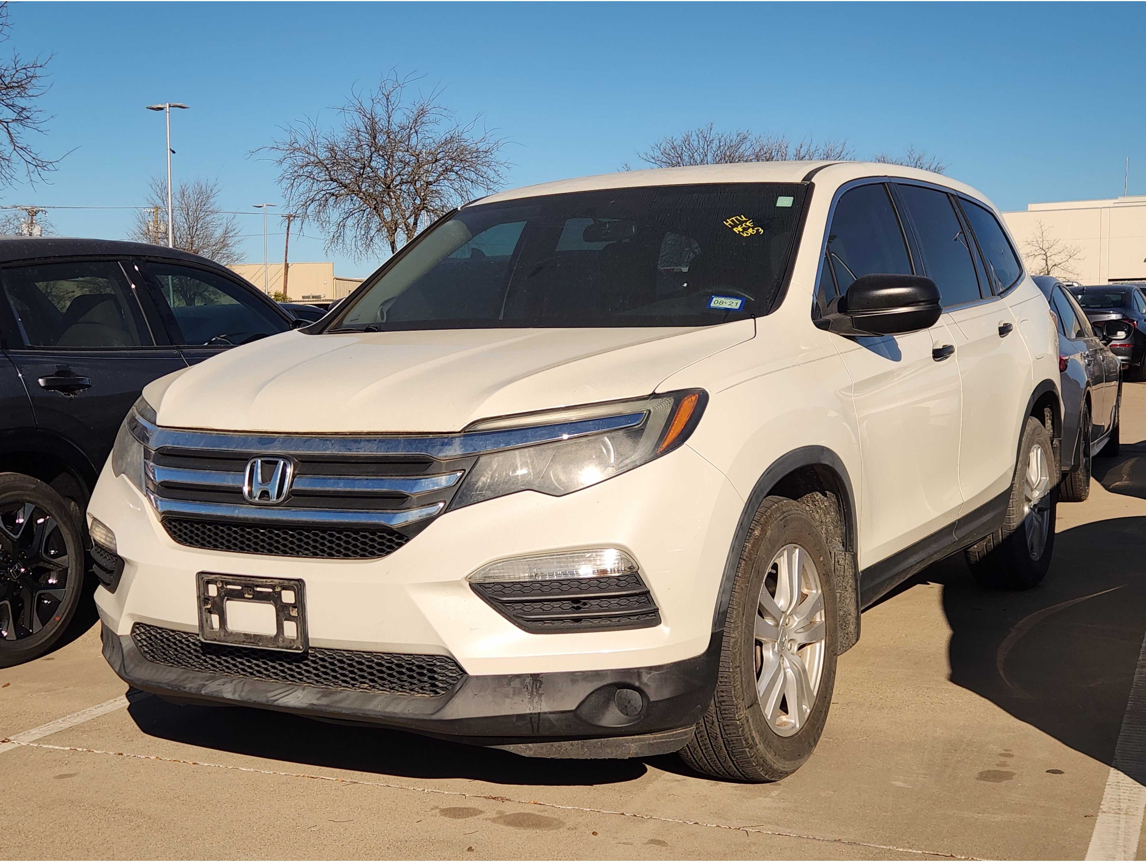 2017 Honda Pilot LX's photo