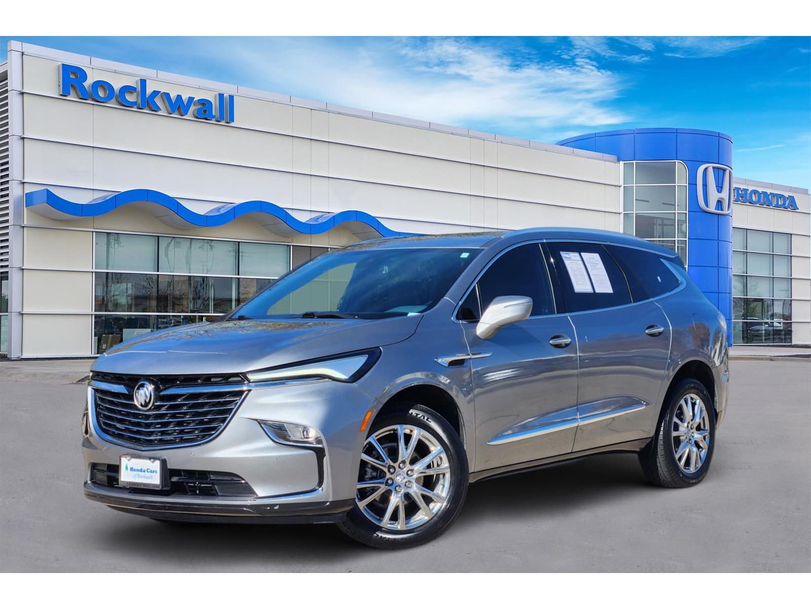 2023 Buick Enclave Essence's photo